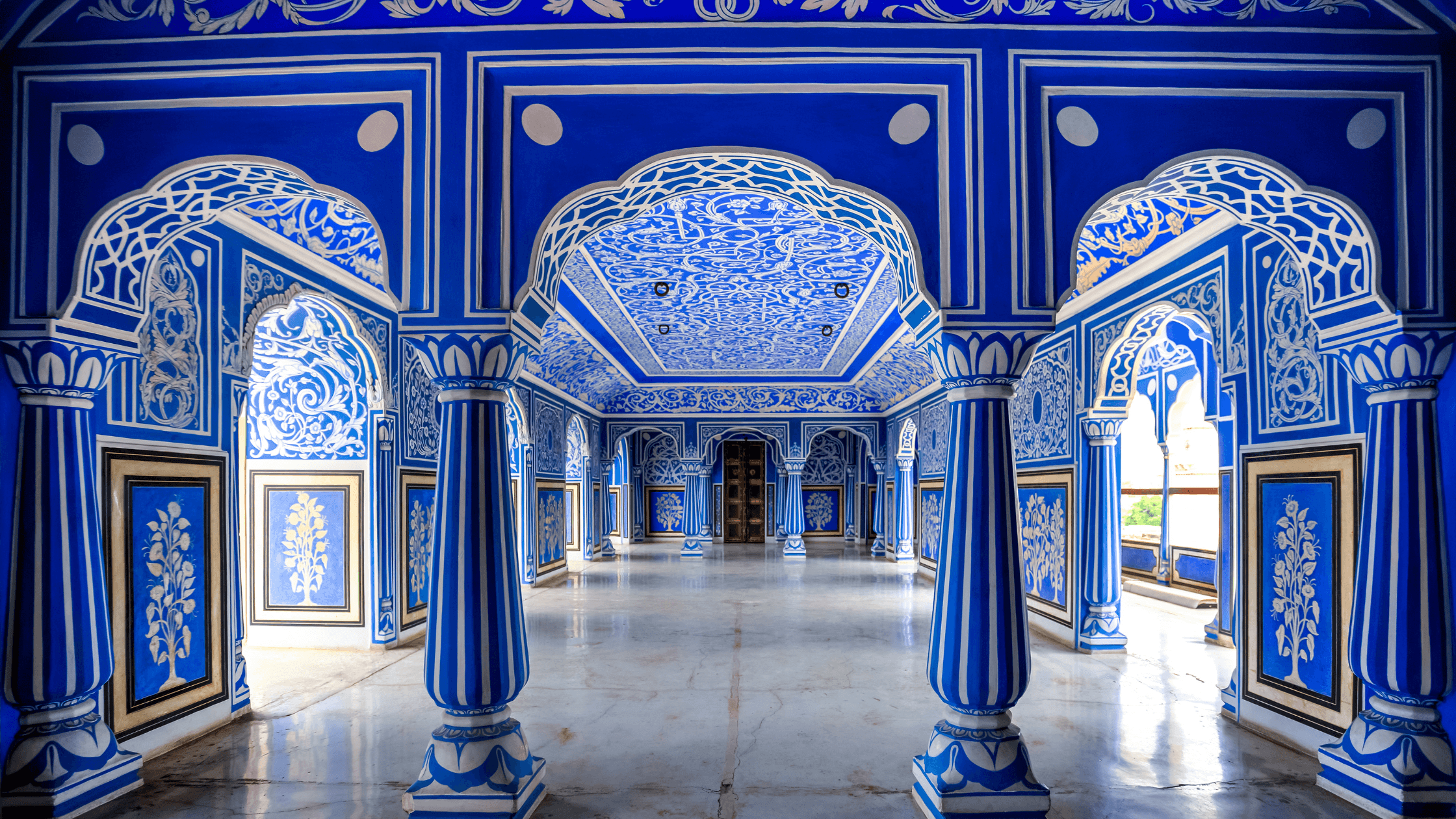 Read more about the article Photographic Journeys: Capturing India’s Colors and Cultures