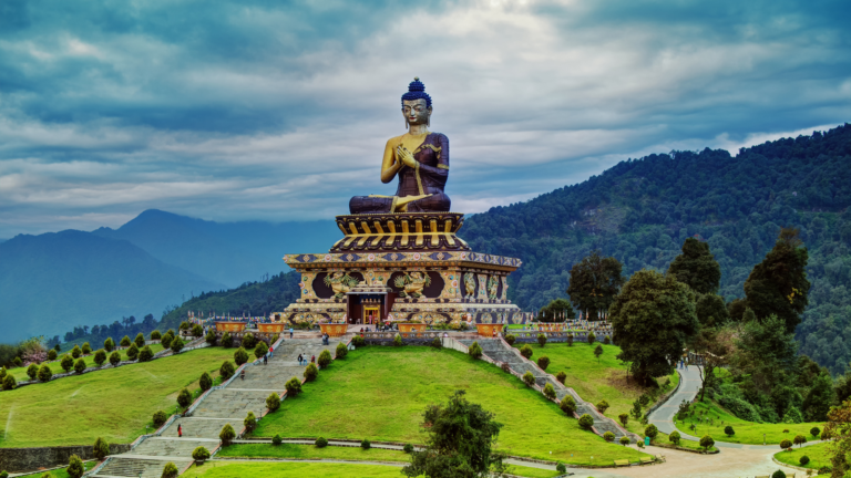 Read more about the article The Seven Sisters of India: Exploring the Enchanting Northeast
