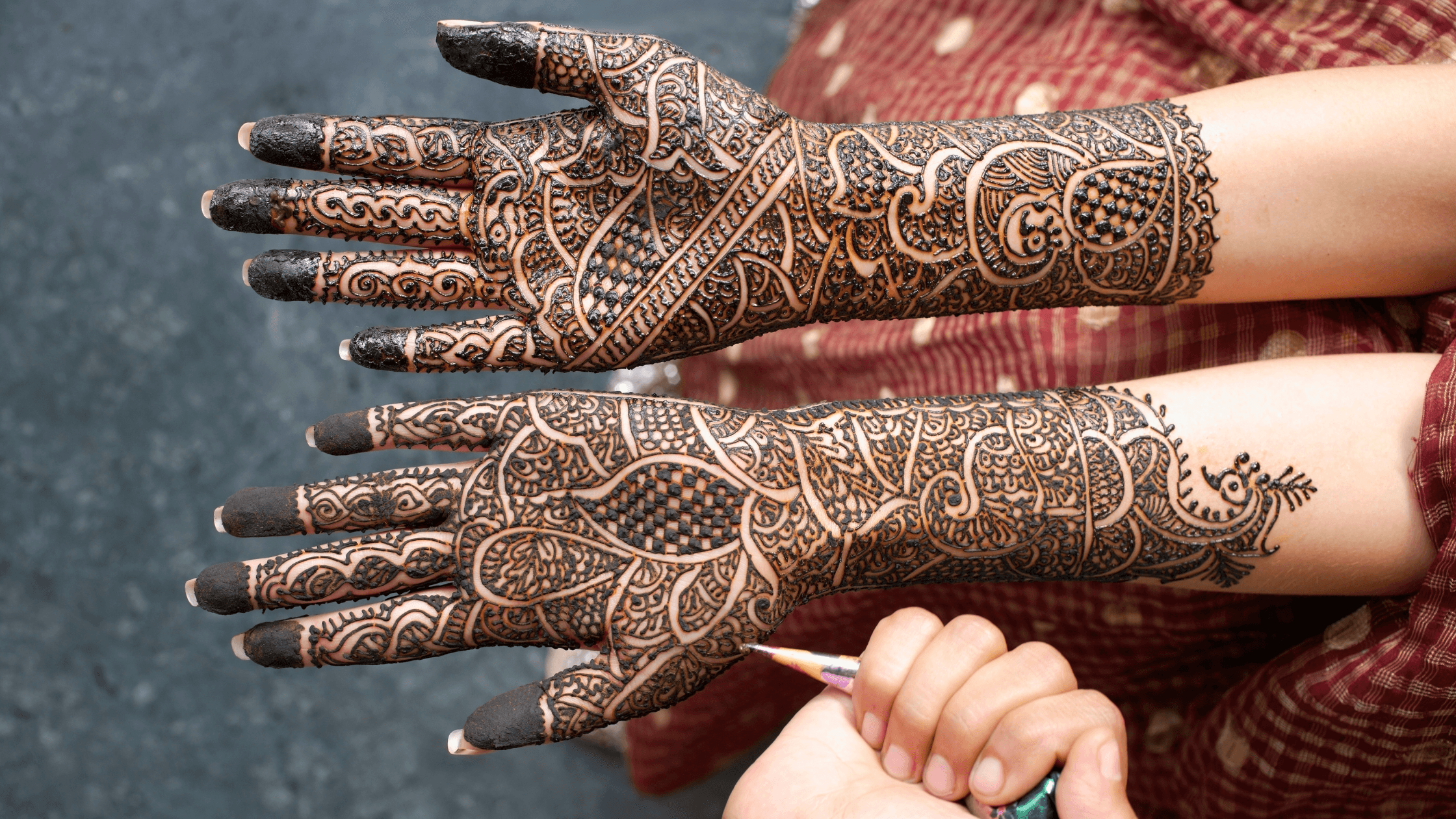You are currently viewing Henna (Mehndi) in India: Types, Importance, and Cultural Significance